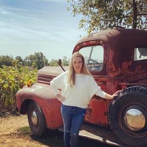 Meet your Posher, Jillian
